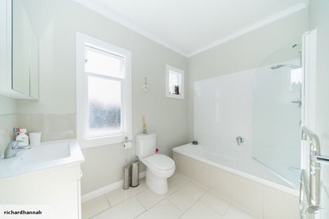 Photo of property in 19 East Street, Terrace End, Palmerston North, 4410