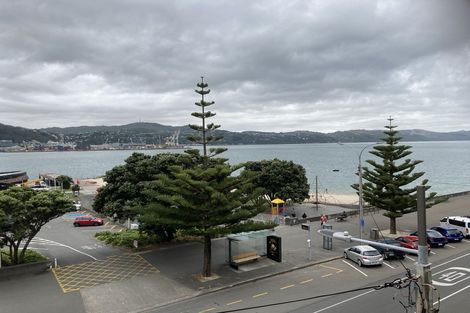 Photo of property in 3/154 Oriental Parade, Oriental Bay, Wellington, 6011