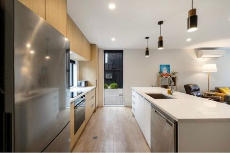 Photo of property in 2/12 Hume Street, Sydenham, Christchurch, 8023