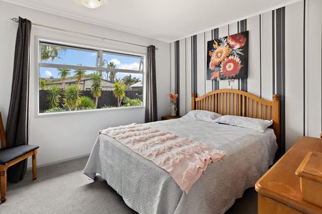 Photo of property in 12 Redwings Close, Whitianga, 3510