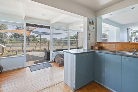 Photo of property in 30 Holton Road, Amberley, 7481