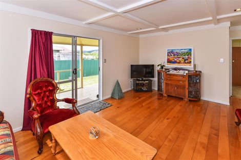 Photo of property in 30 Cordyline Road, Port Waikato, Tuakau, 2695