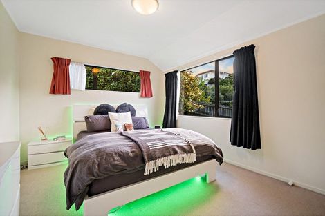 Photo of property in 22 Hogarth Rise, West Harbour, Auckland, 0618