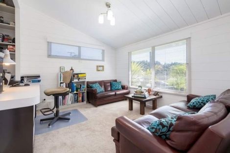 Photo of property in 11 Valerie Crescent, Okura, Albany, 0792