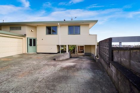 Photo of property in 3a Hillcrest Street, Glen Avon, New Plymouth, 4312