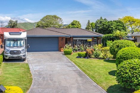 Photo of property in 14 Hurunui Street, Waikanae, 5036