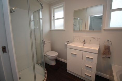 Photo of property in 44 Holland Crescent, Bulls, 4818