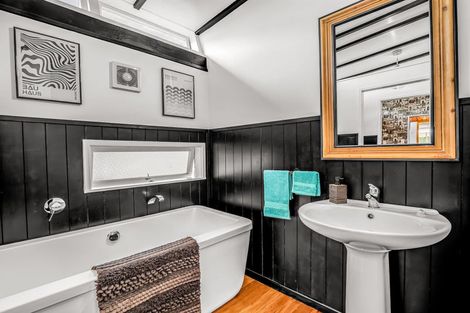 Photo of property in 105a Pahiatua Street, Hokowhitu, Palmerston North, 4410