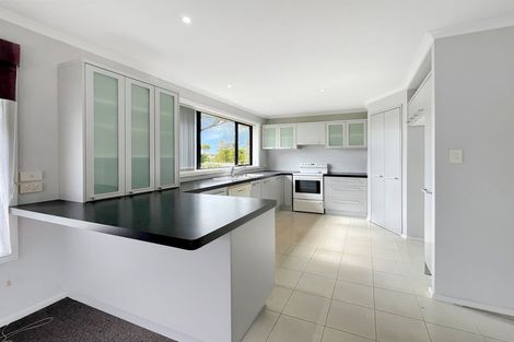 Photo of property in 17 Burnside Crescent, Burnside, Christchurch, 8053