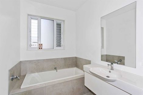Photo of property in 76a Wellington Street, Pukekohe, 2120