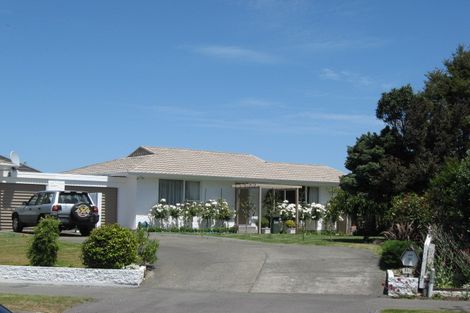 Photo of property in 2/29 Delaware Crescent, Russley, Christchurch, 8042