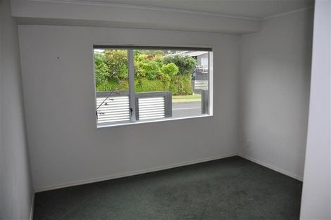 Photo of property in 58a Riversdale Drive, Merrilands, New Plymouth, 4312