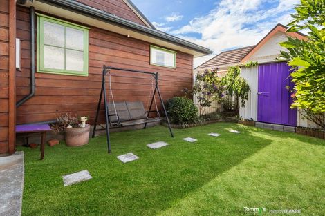 Photo of property in 165c Queens Drive, Lyall Bay, Wellington, 6022