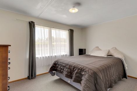 Photo of property in 19 Cardiff Crescent, Cannons Creek, Porirua, 5024
