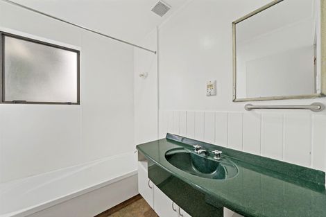 Photo of property in 64 Sunvue Road, Glen Eden, Auckland, 0602