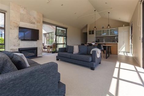 Photo of property in 10 Jackby Court, Jacks Point, Queenstown, 9371