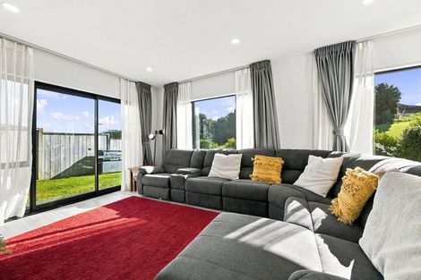 Photo of property in 3 Maka Terrace, Orewa, 0931