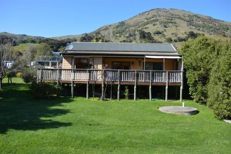 Photo of property in 68 Lukes Road, Little Akaloa, 7583