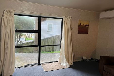 Photo of property in 81 Monorgan Road, Strathmore Park, Wellington, 6022