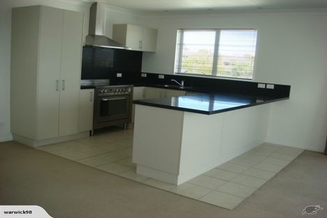 Photo of property in 5b Henry Street, Avondale, Auckland, 1026