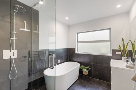 Photo of property in 26 Birdwood Avenue, Moturoa, New Plymouth, 4310