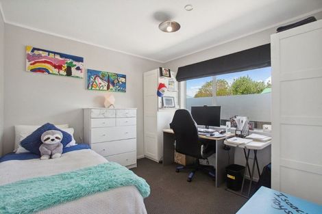 Photo of property in 25 Crispe Road, Clarks Beach, 2122