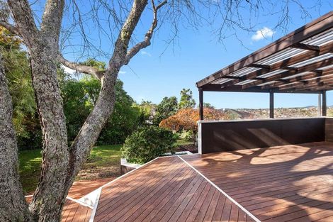 Photo of property in 6 Tasman Avenue, Henderson Valley, Auckland, 0614