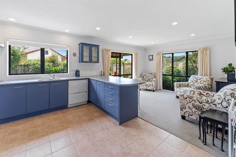 Photo of property in 17 Kate Sheppard Avenue, Torbay, Auckland, 0630