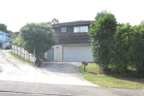Photo of property in 2/3 Heathglen Place, Bayview, Auckland, 0629