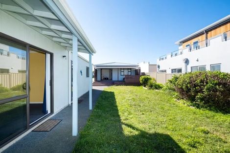 Photo of property in 71 The Esplanade, Westshore, Napier, 4110