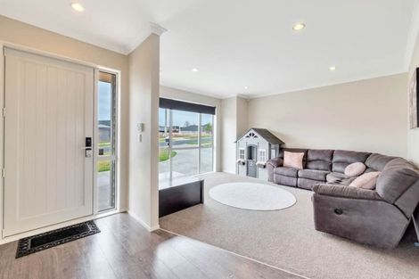 Photo of property in 135 Matua Road, Huapai, Kumeu, 0810