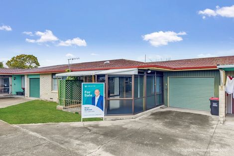Photo of property in 2/508 Saint Aubyn, Hastings, 4122