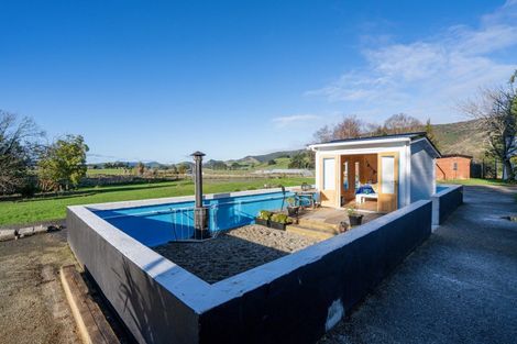 Photo of property in 6 Quarry Hills Fortification Road, Quarry Hills, Tokanui, 9884