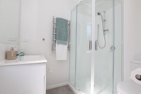 Photo of property in 2/13 Crescent Court, Melville, Hamilton, 3206