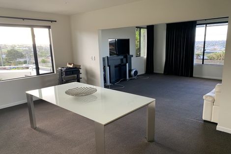 Photo of property in 1/2 Beatrice Avenue, Hillcrest, Auckland, 0627