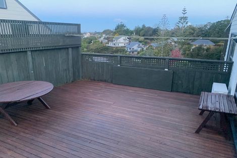 Photo of property in 1/165 Oaktree Avenue, Browns Bay, Auckland, 0630