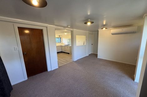Photo of property in 74 Crows Road, Swanson, Auckland, 0614