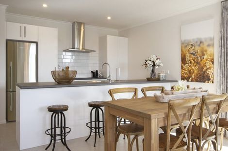 Photo of property in 28 Mahi Road, Helensville, 0800