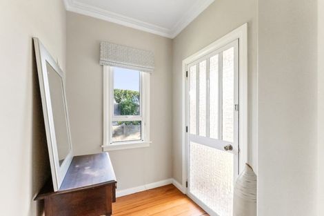 Photo of property in 384 Devon Street West, Lynmouth, New Plymouth, 4310