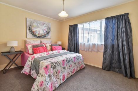 Photo of property in 1 Arthur Place, Opaheke, Papakura, 2113