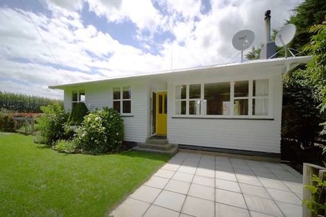 Photo of property in 991 Parewanui Road, Parewanui, Bulls, 4894