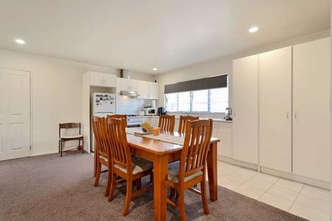 Photo of property in 29 Neta Grove, Henderson, Auckland, 0612