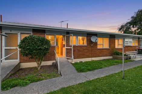Photo of property in 10/16 Willerton Avenue, New Lynn, Auckland, 0600