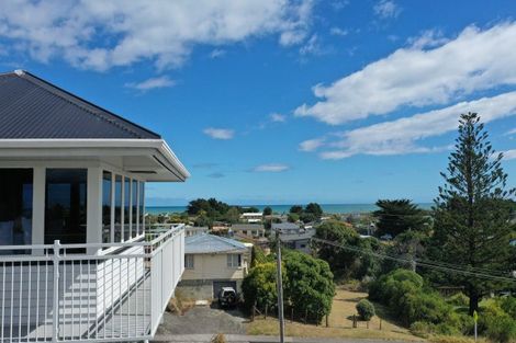 Photo of property in 112 Kahukura Avenue, Waitarere Beach, Levin, 5510