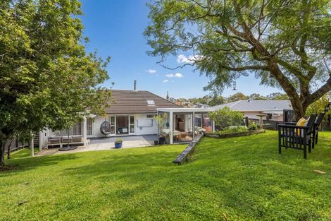 Photo of property in 70 Selwyn Crescent, Forrest Hill, Auckland, 0620