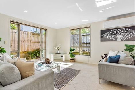 Photo of property in 16 Barnea Circle, Glen Eden, Auckland, 0602