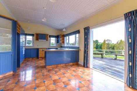 Photo of property in 100 Halcombe Road, Feilding, 4775