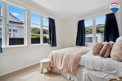 Photo of property in 22 Shearer Crescent, Naenae, Lower Hutt, 5011