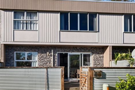 Photo of property in 57/8 Carrington Street, Lower Vogeltown, New Plymouth, 4310