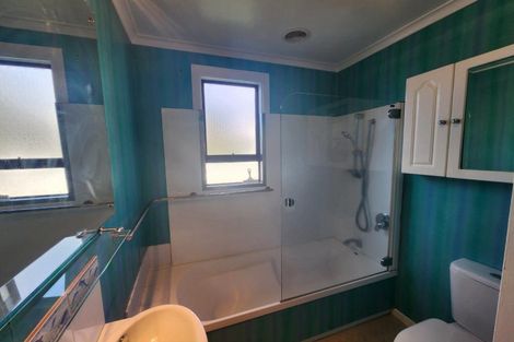 Photo of property in 28 Breakwater Road, Moturoa, New Plymouth, 4310